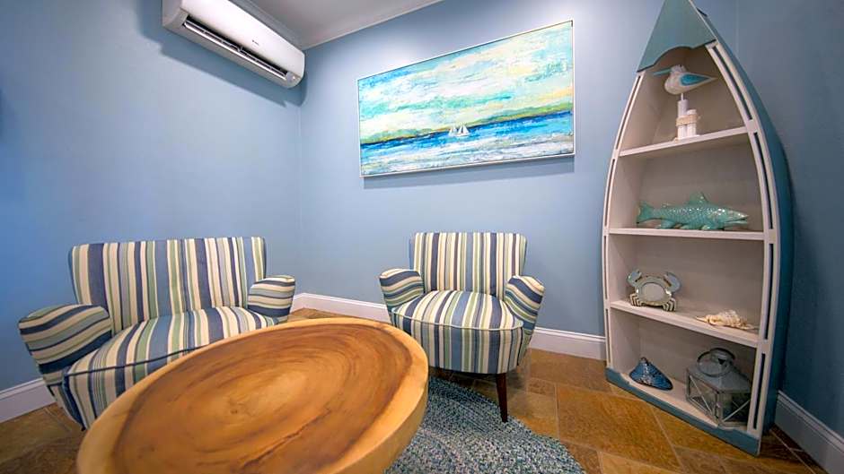 Family Friendly - Direct Oceanfront Sanibel 303