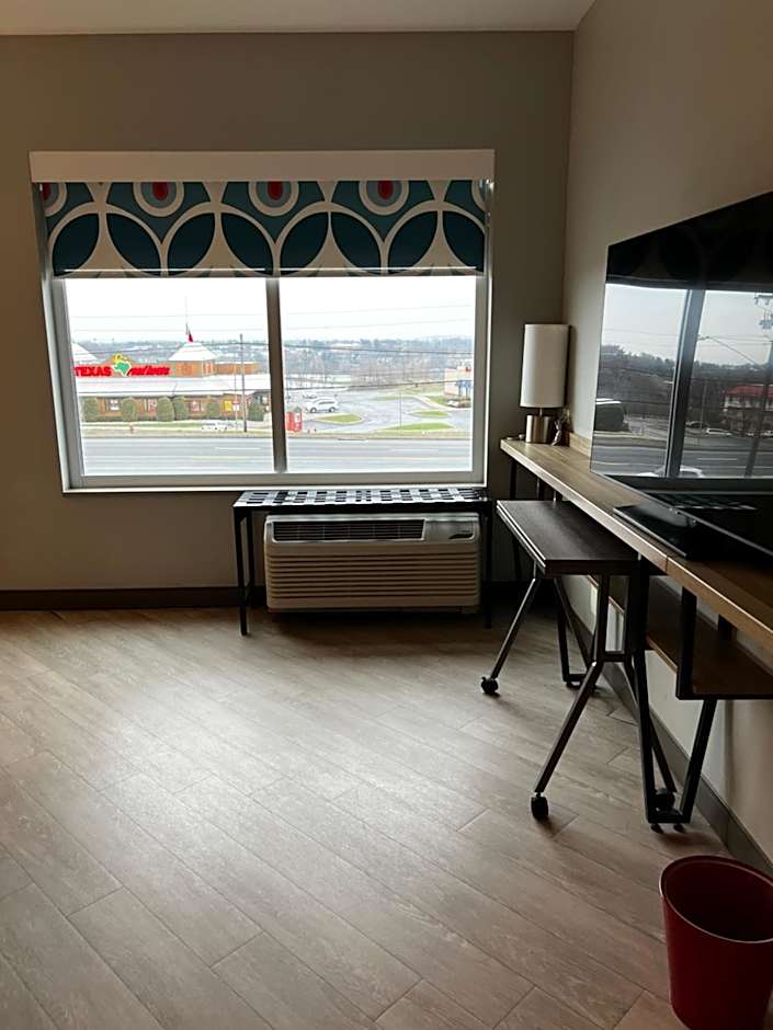 Tru by Hilton Lancaster East PA