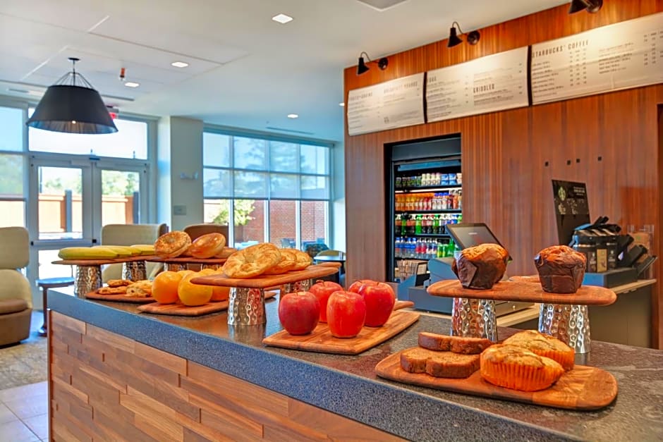 Courtyard by Marriott Jackson Madison