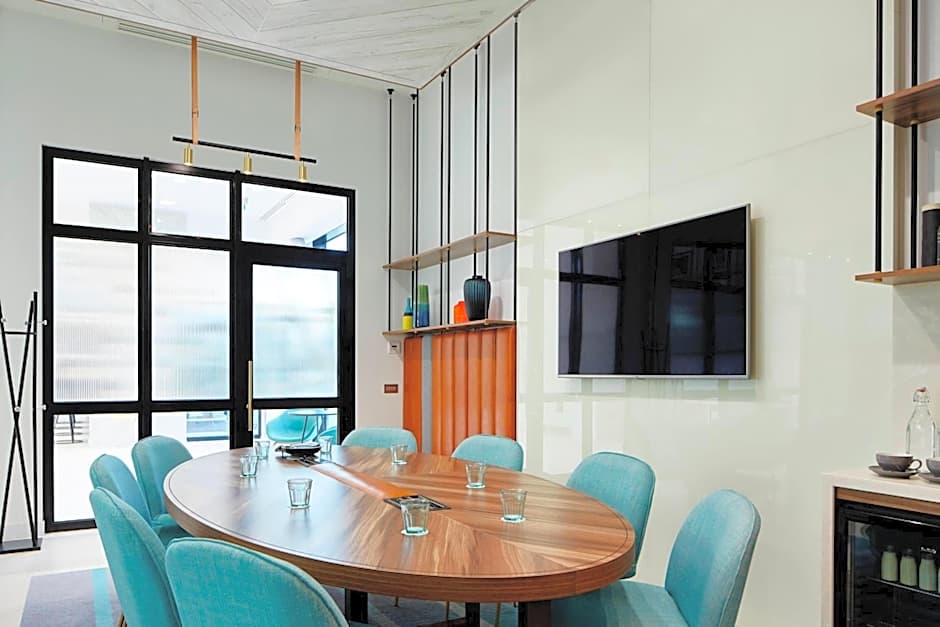 Courtyard by Marriott Luton Airport