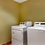 La Quinta Inn & Suites by Wyndham Chicago Willowbrook