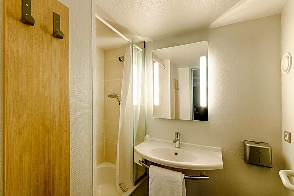 B&B HOTEL Rouen Parc des Expos Zénith