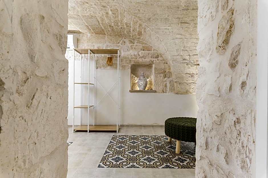 Chesterfield Design Apartment by Wonderful Italy