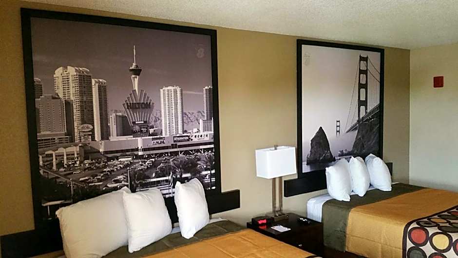 Super 8 by Wyndham Wichita North