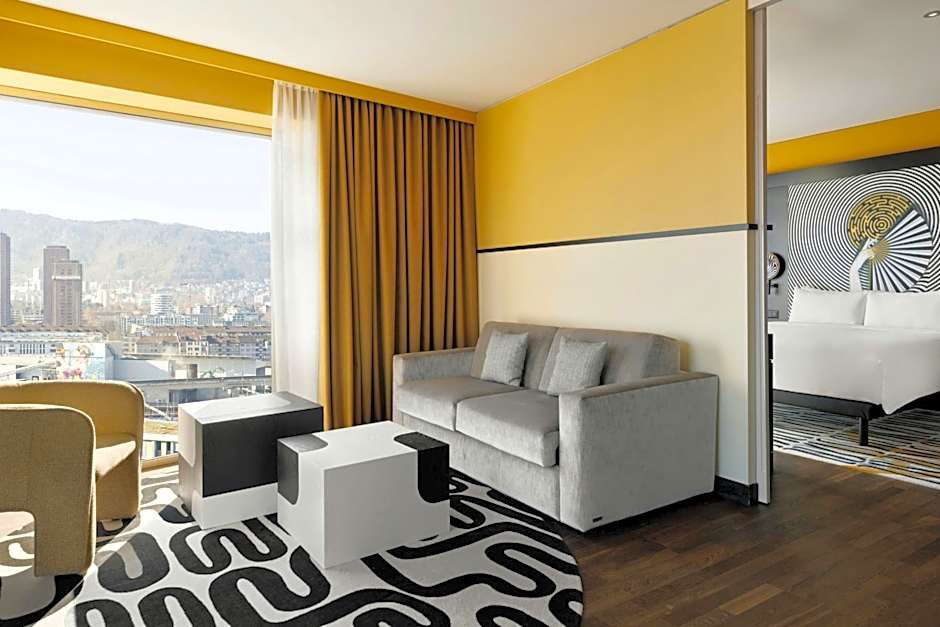 Renaissance by Marriott Zurich Tower Hotel