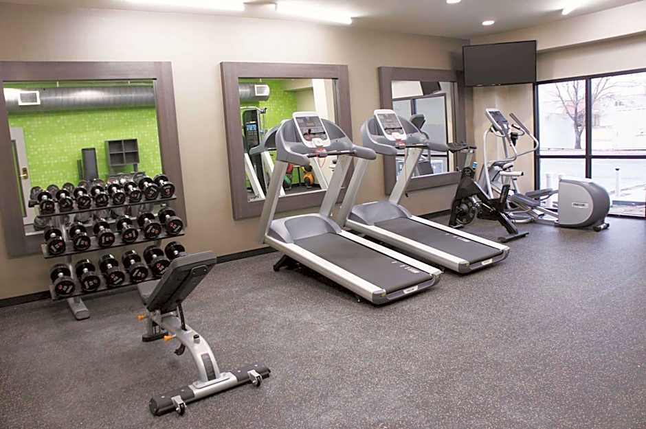 La Quinta Inn & Suites by Wyndham Wichita Airport