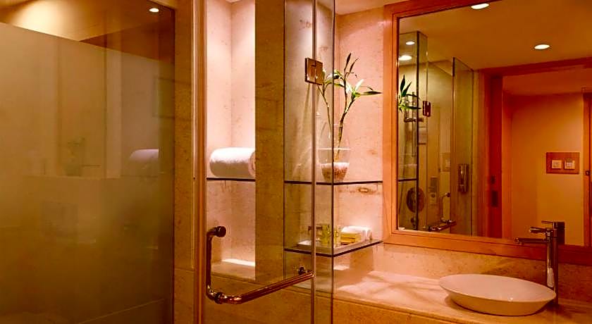 Lemon Tree Hotel Banjara Hills