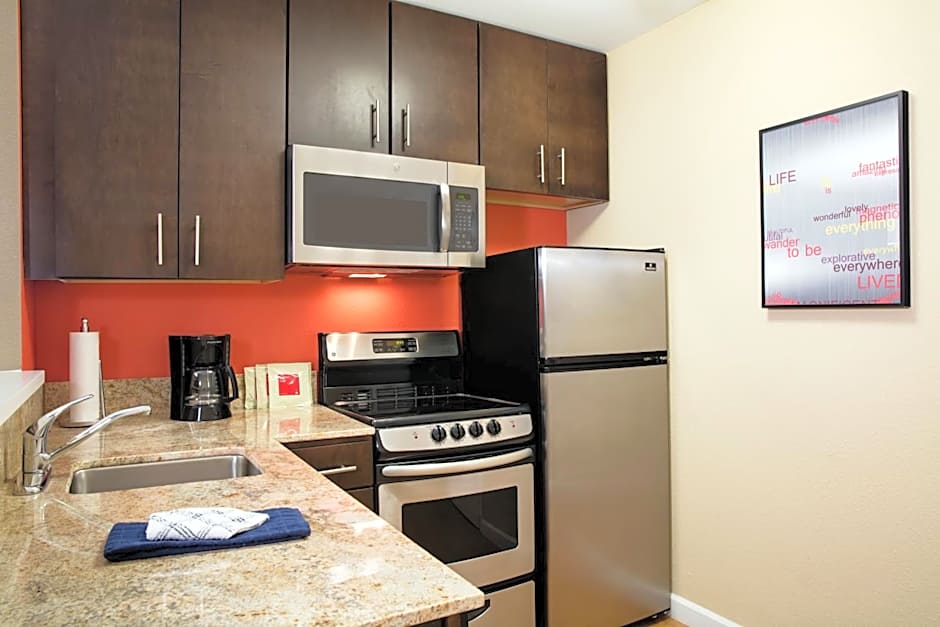 TownePlace Suites by Marriott Orlando at FLAMINGO CROSSINGS Town