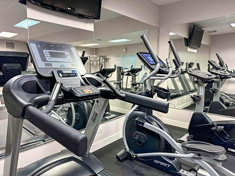 Coast Abbotsford Hotel & Suites