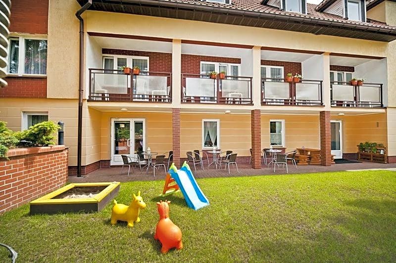 Pokoje Go¿cinne Namiastka