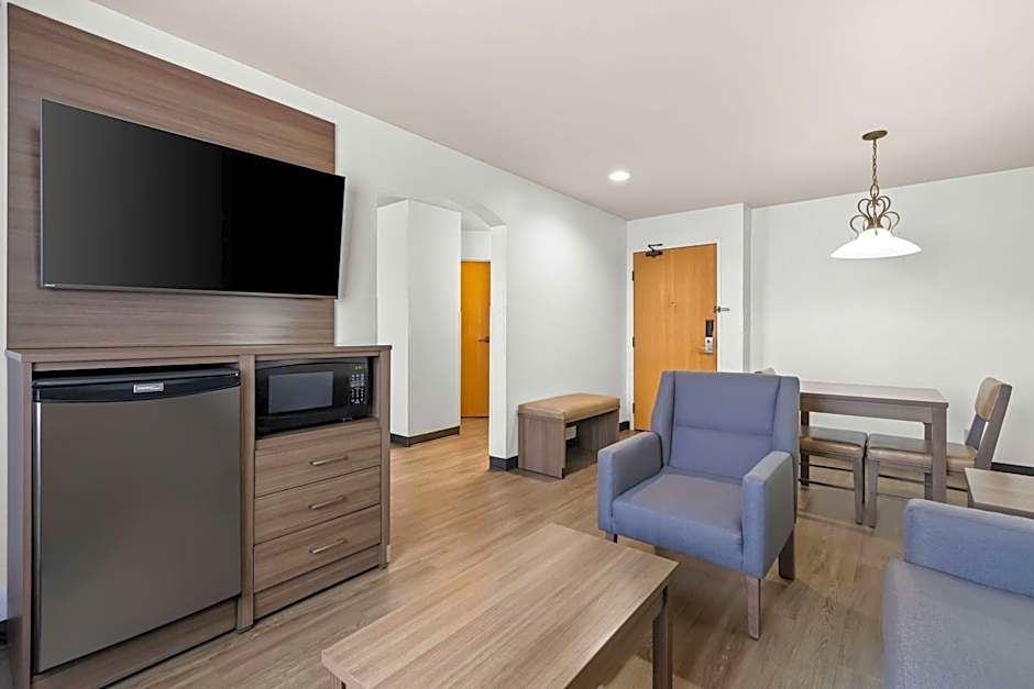 Best Western Plus Caldwell Inn & Suites