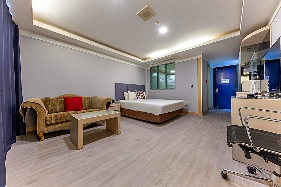 Metro Tourist Hotel Cheonan