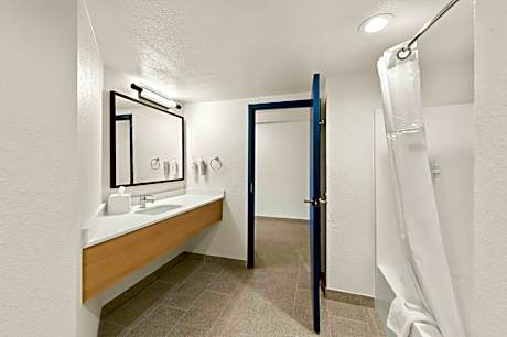 1 King Bed Studio Suite