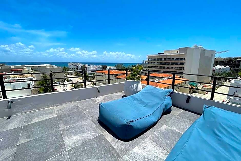 The Boat Condo by Andiani Travel