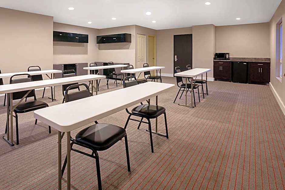 La Quinta Inn & Suites by Wyndham Seattle-Federal Way