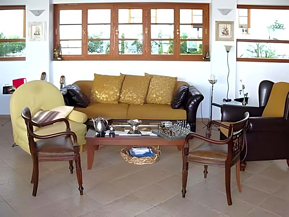 Amazones Village Suites