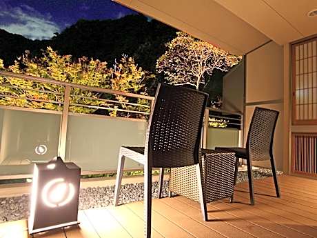 Standard Room with Tatami Floor and Open-Air Bath