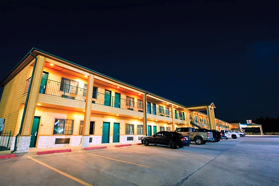 Scottish Inn & Suites