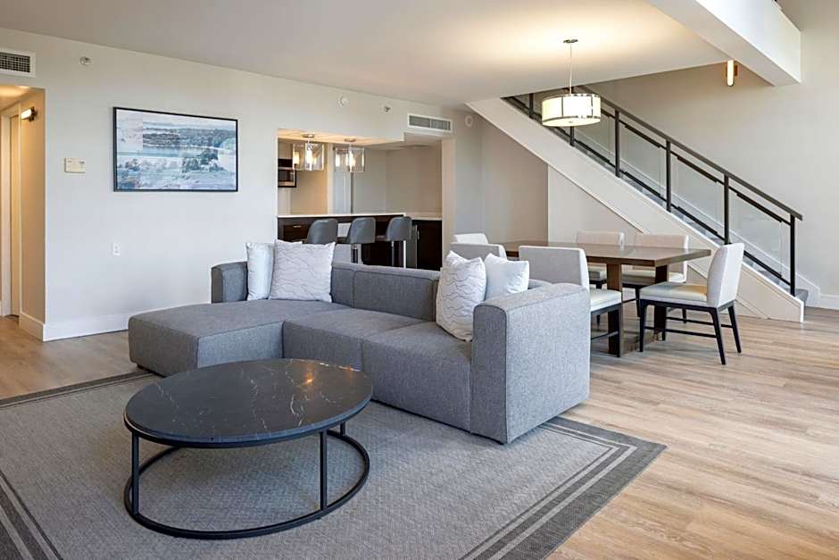 Delta Hotels by Marriott Victoria Ocean Pointe Resort