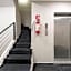 401 Location 3Bdrm 2bath apt with AC Rooftop