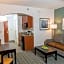 Holiday Inn Express & Suites Erie (Summit Township), an IHG Hotel
