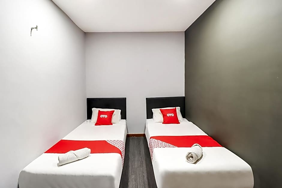 OYO 89381 Moonnight Hotel