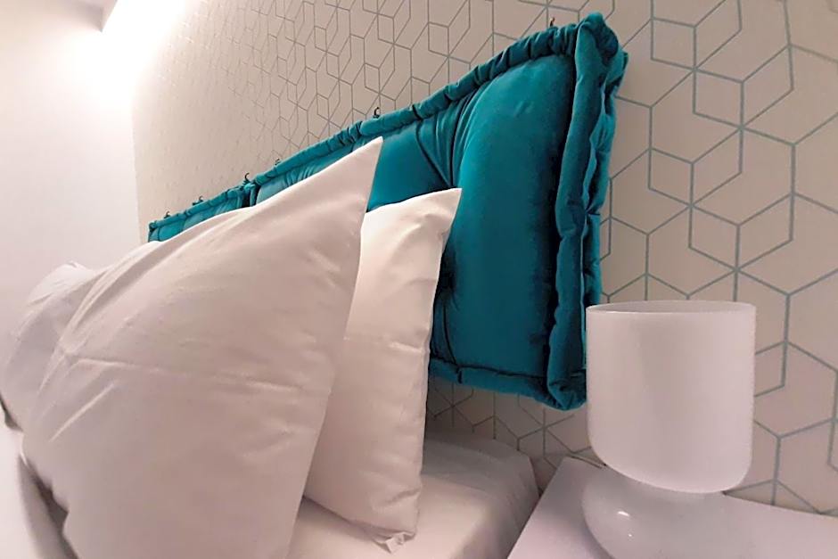 ATHENIAN MONTAZA HOTEL