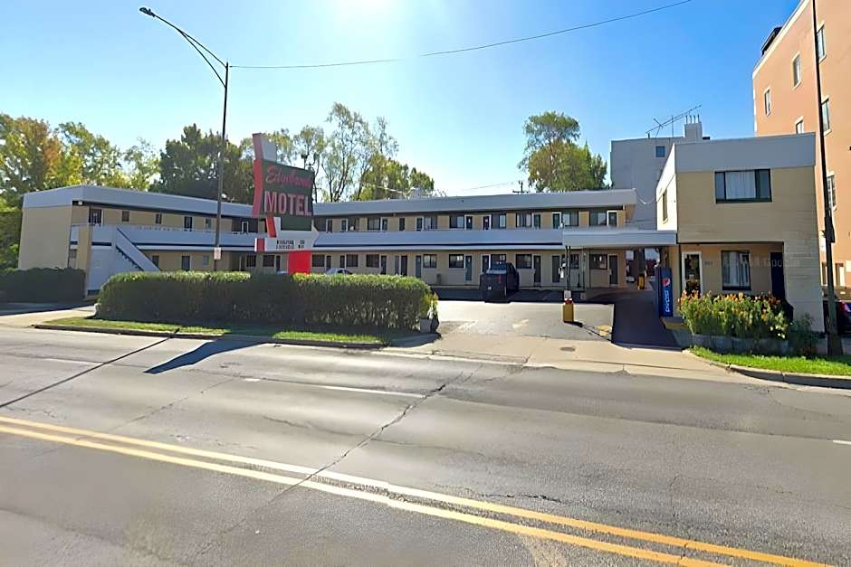 OYO Hotel Edgebrook Chicago North Shore