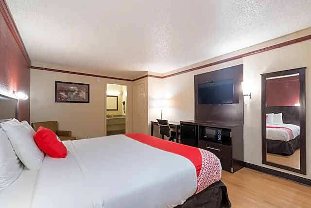 OYO Hotel Tulsa N Sheridan Rd & Airport