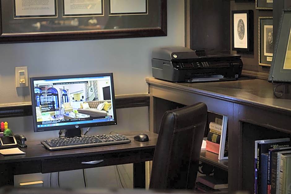 Ambassador Hotel Tulsa, Autograph Collection by Marriott