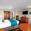 Howard Johnson Hotel & Suites by Wyndham St. George