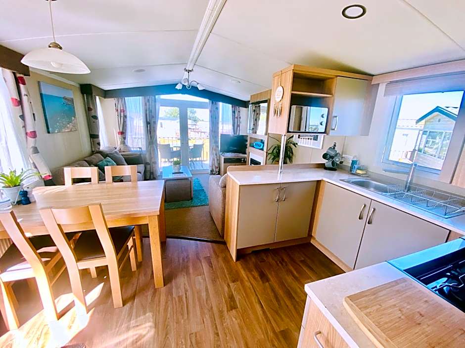 B47 Caravan Seven Bays