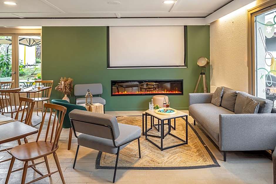 Campanile Nature - Taverny