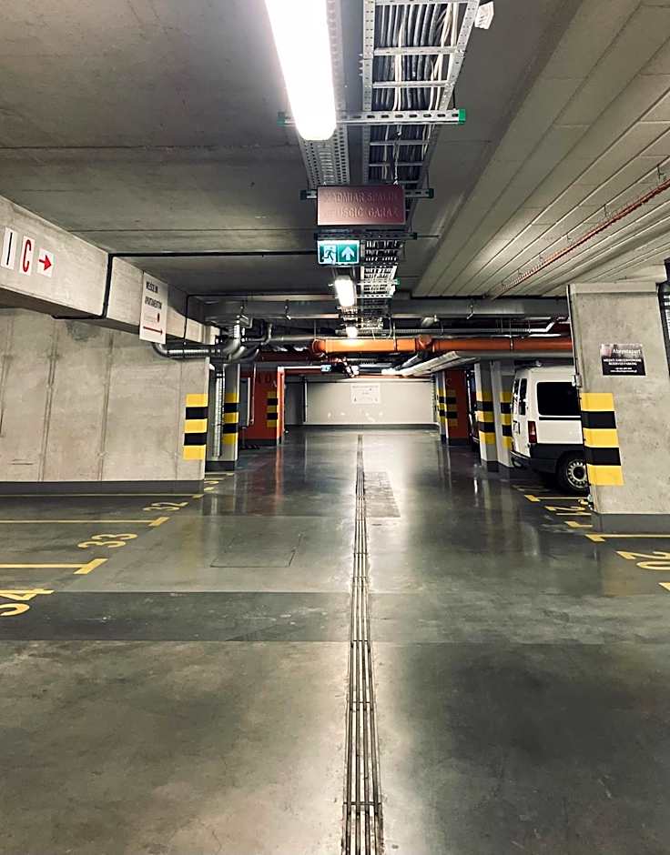 Deluxe Apartments by The Railway Station Wroclaw - parking w cenie