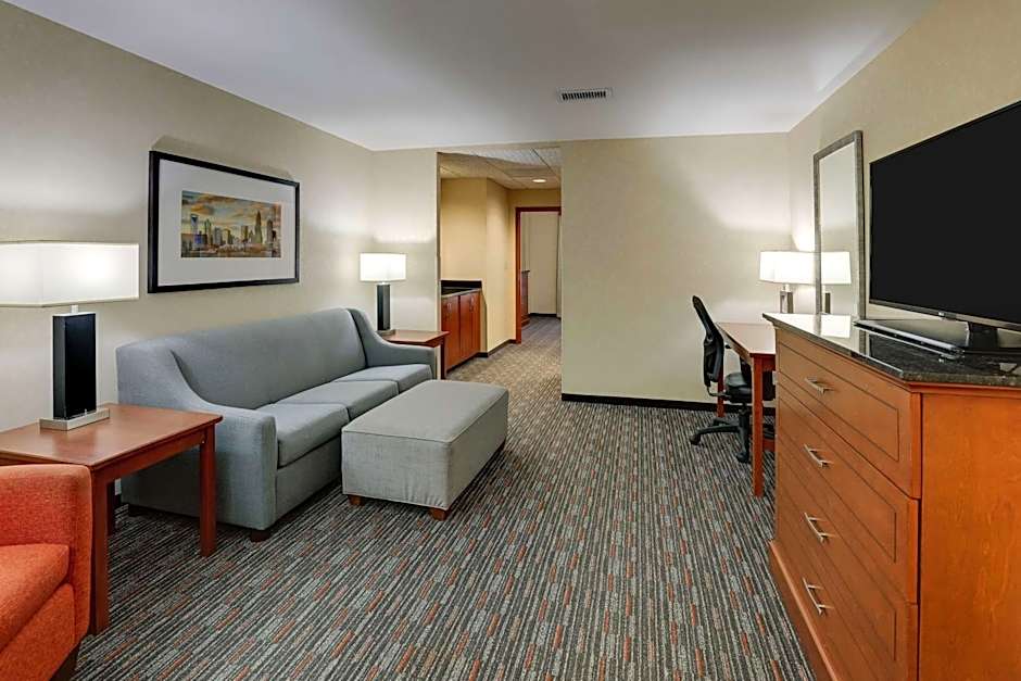 Drury Inn & Suites Charlotte Arrowood