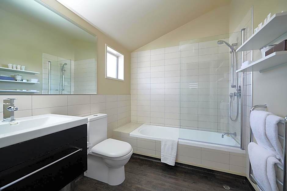 The Dairy Hotel Queenstown, A Naumi Chapter