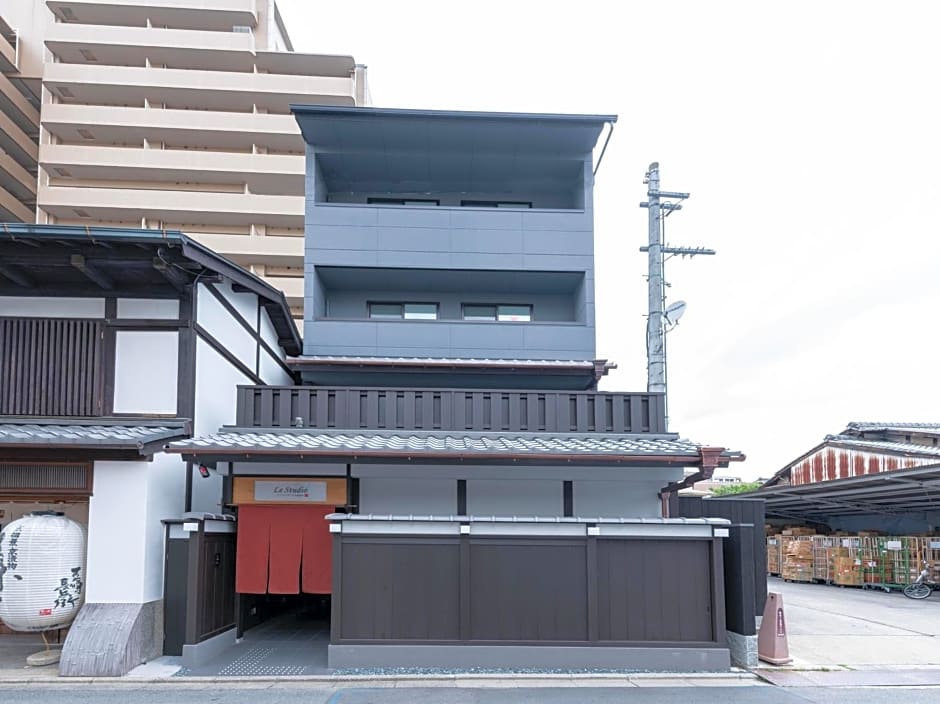 Le Studio Gojo Takakura