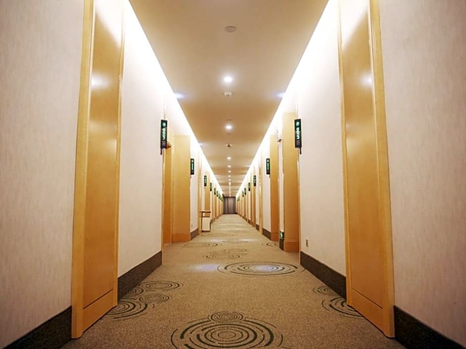 GreenTree Inn Fuyang Linquan County Economic Development Zone Xingye Road Branch