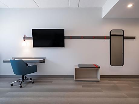 King Room Mobility Accessible with Roll-In Shower