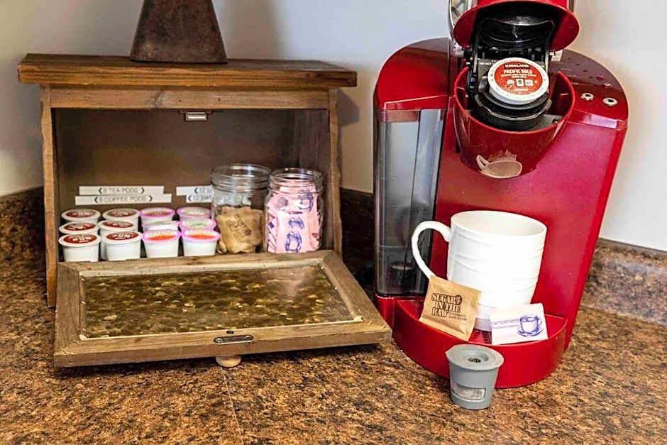 Maple Canyon~waffles~kitchen~wash+dry