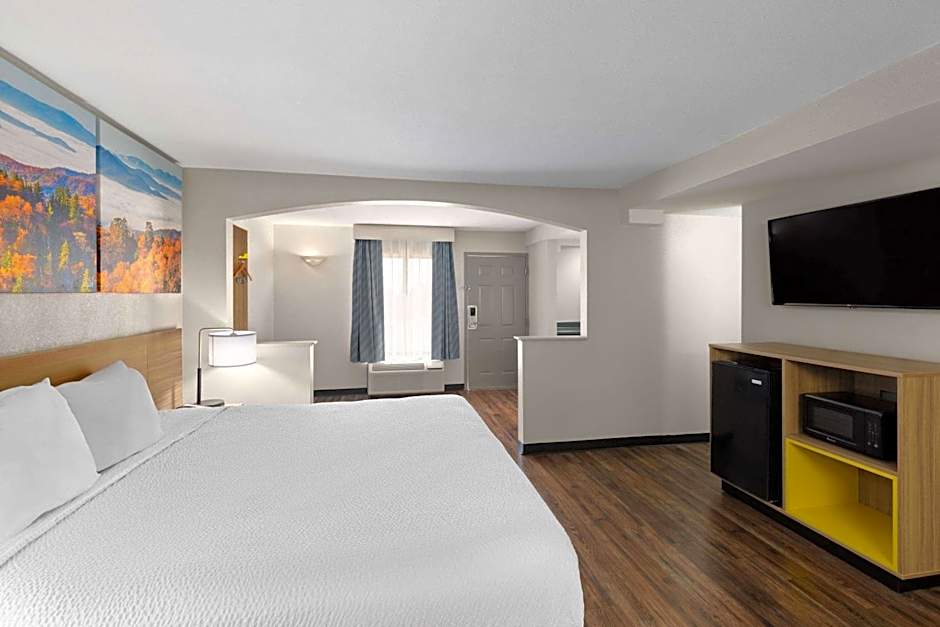 Days Inn by Wyndham Clarksville North