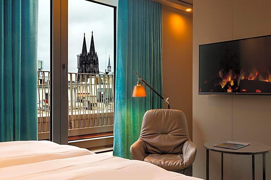 Motel One Köln-Neumarkt