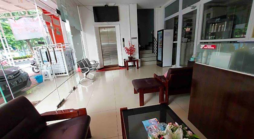 Rons City Hotel near Simpang Lima Semarang Mitra RedDoorz