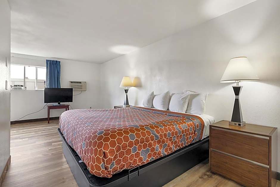 Kennewick Suites