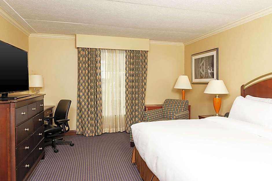 DoubleTree By Hilton Hotel Grand Rapids Airport