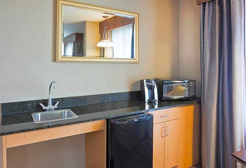 Holiday Inn Express Hotel & Suites Brainerd-Baxter By IHG