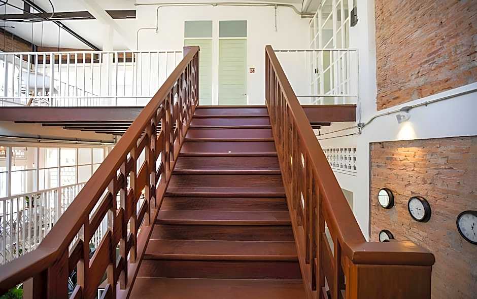 Memmoth Cafe & Hostel in Lampang
