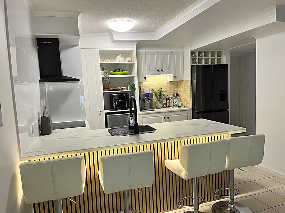 The Burlington Holiday Apartments