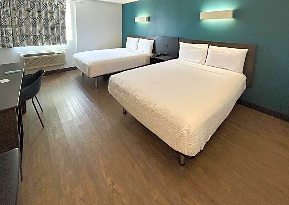 Studio 6 Suites Carson, CA