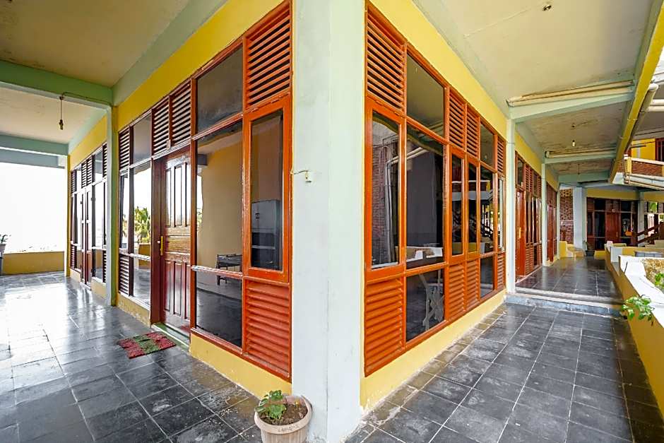 RedDoorz @ Tuktuk Danau Toba